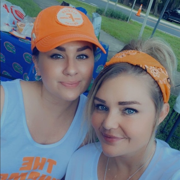 Meet your Posher, Heather! - Picture 5 of 5